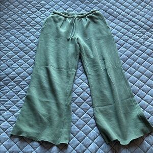 Wild Fable women’s green sweatpants